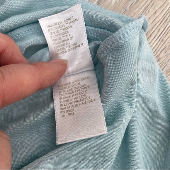 Zella Blue Short Sleeve Twist Front Top Sz Large - Picture 12 of 13